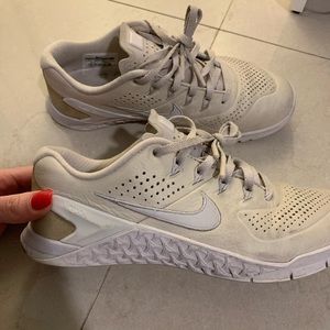 Special edition. Leather Nike Metcon 4.